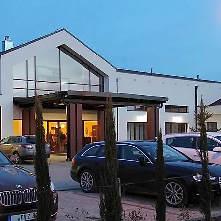 M Club Ξενοδοχείο 4*